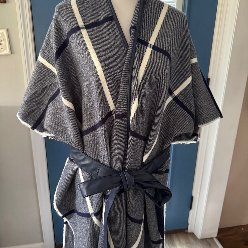 Vince Camuto Topper & Belt Set